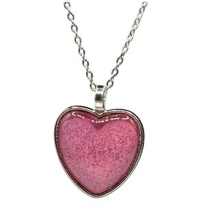 Heart Pendant Necklace in Pink